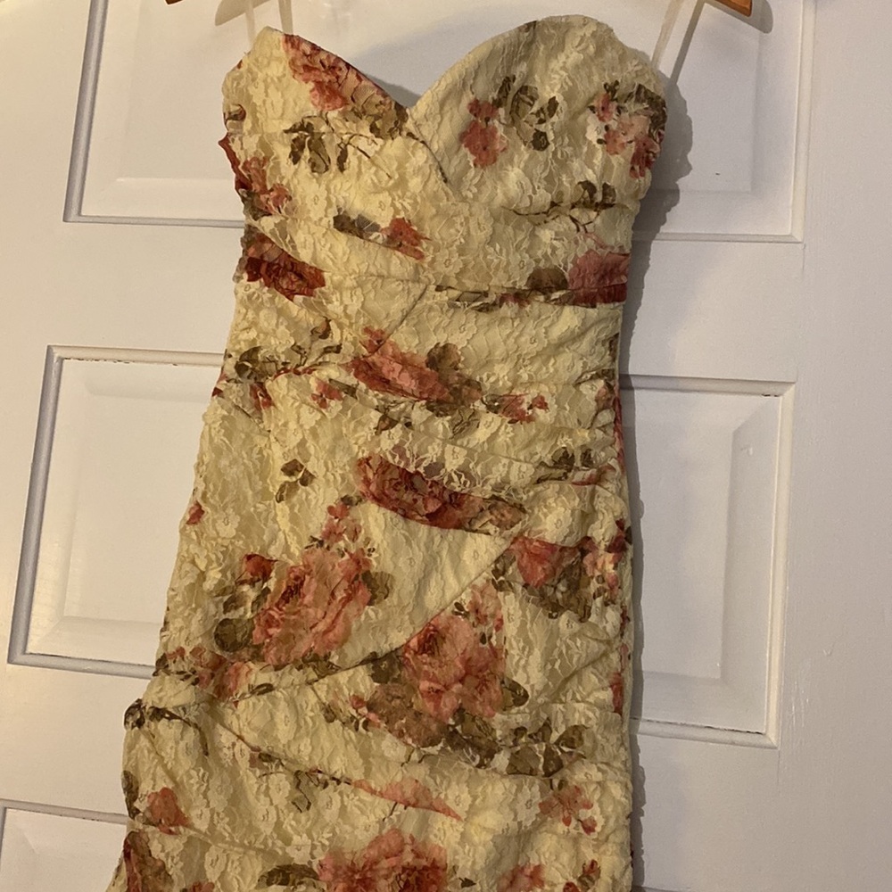 Dress - Picture 6 of 6